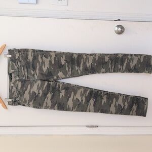 KENNETH COLE SIZE 28 CAMEO SKINNY JEANS